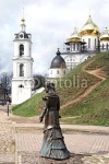 Россия, Дмитров. Памятник Школьнице