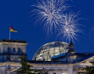 ReichstagFeuerwerk DE DE