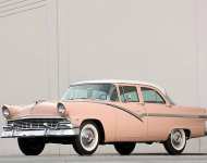 Ford Fairlane Town Sedan 1956