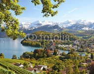 Швейцария. Вид на Spiez Castle