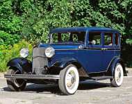 Ford Model B Deluxe Fordor Sedan 1932