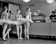 Балерины в буфете Кремлевского Дворца съездов