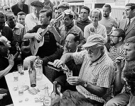 Эрнест Хемингуэй в баре. Куба