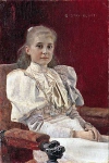Сидящая молодая девушка