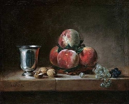 Натюрморт с персиками, серебряным кубком, виноградом и грецкими орехами