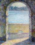 Вид на море через каменную арку