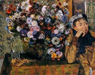 Женщина, сидящая у вазы с цветами