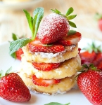 Блинчики с клубникой