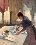Женщина гладит