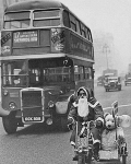Санта едет на праздник, Лондон, 1938 год
