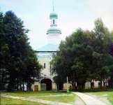 Святые ворота с внутренней стороны с церковью Иоанна Лествичника Кирилло-Белозерский монастырь