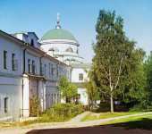 Трапезная и церковь Скорбящей Божьей Матери в Тихвинском монастыре Екатеринбург