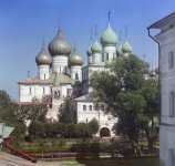 Церковь Воскресения и Успенский собор Вид со стены Ростов Великий