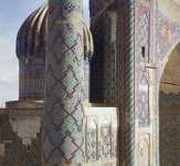 Часть минарета и купола Шир-Дор с Тилля-Кари  Самарканд